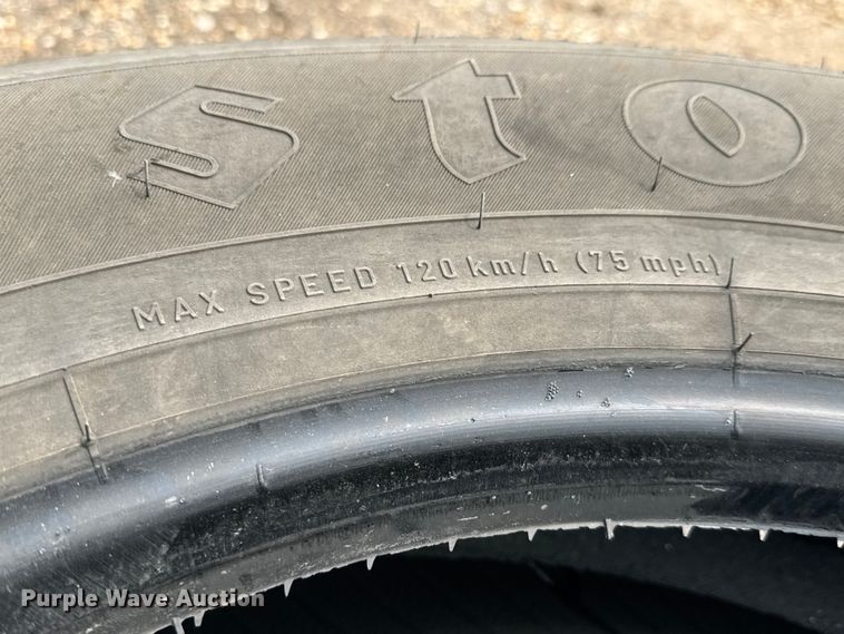 image for item DU6840 (7) Firestone FD691 11R24.5 tires