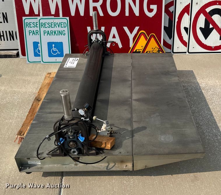 image for item DU6847 Approximately 44 signs 