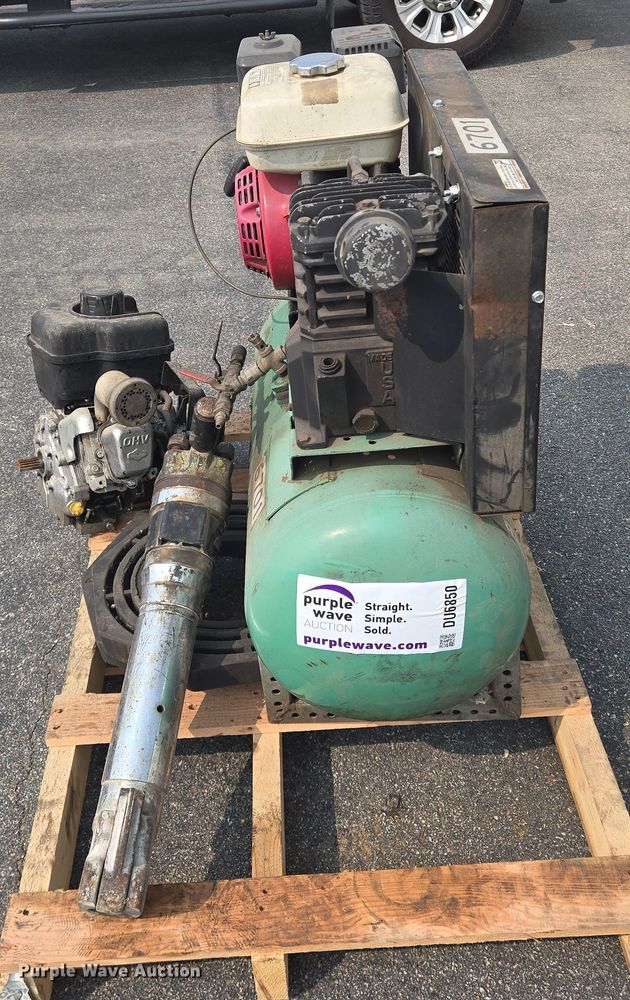 image for item DU6850 Speedaire air compressor