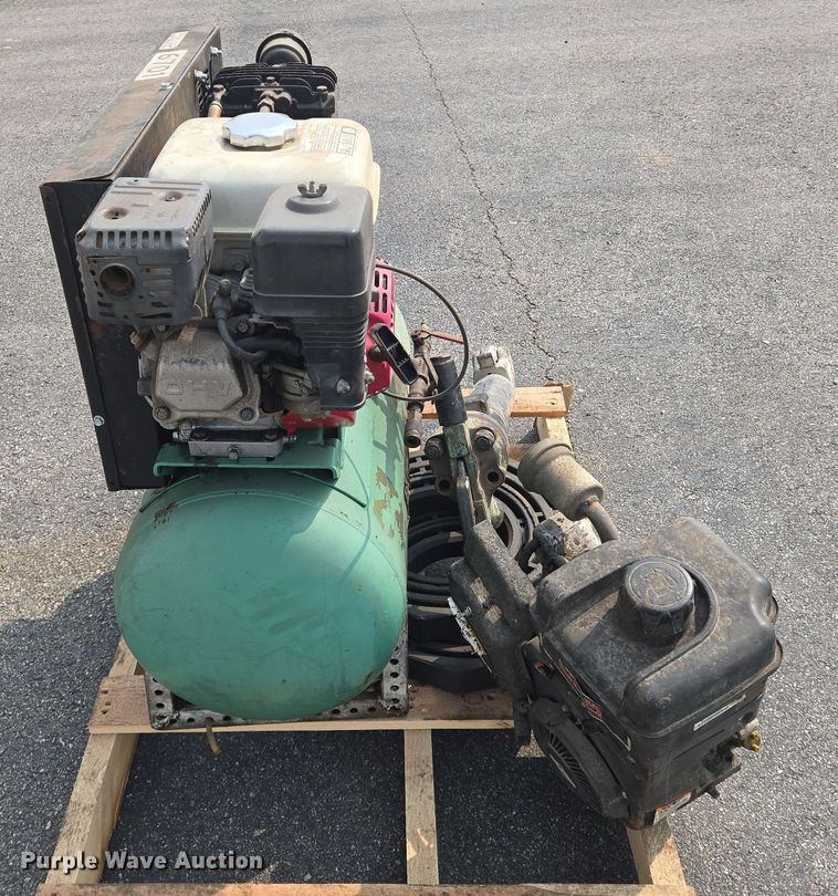 image for item DU6850 Speedaire air compressor