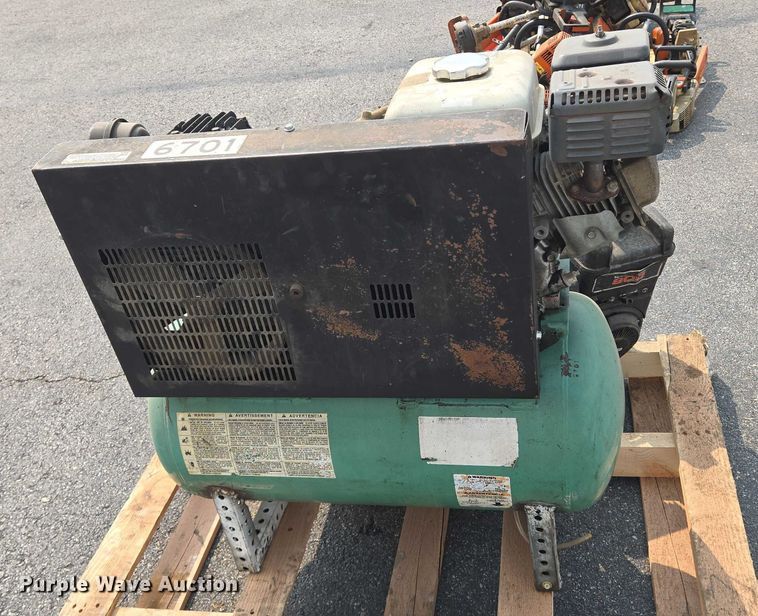 image for item DU6850 Speedaire air compressor