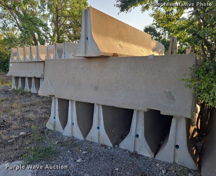 image for item DU6881 (8) concrete barriers