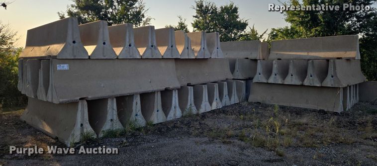 image for item DU6881 (8) concrete barriers