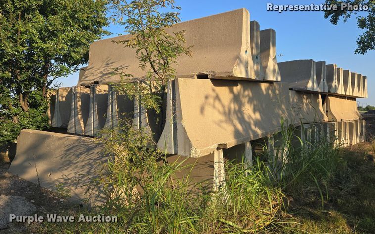 image for item DU6881 (8) concrete barriers