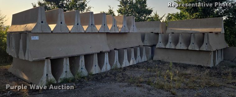 image for item DU6882 (8) concrete barriers