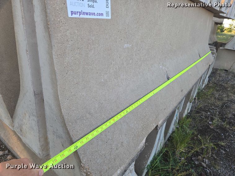 image for item DU6882 (8) concrete barriers
