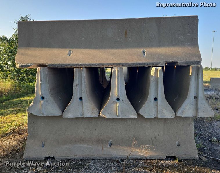 image for item DU6883 (8) concrete barriers