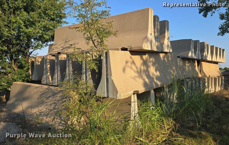 image for item DU6883 (8) concrete barriers