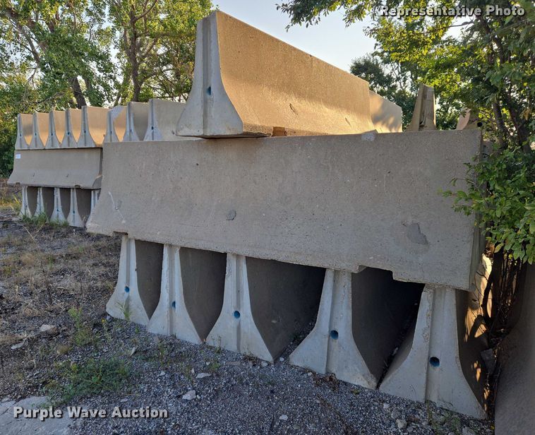 image for item DU6884 (8) concrete barriers