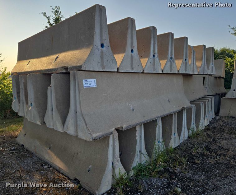 image for item DU6884 (8) concrete barriers