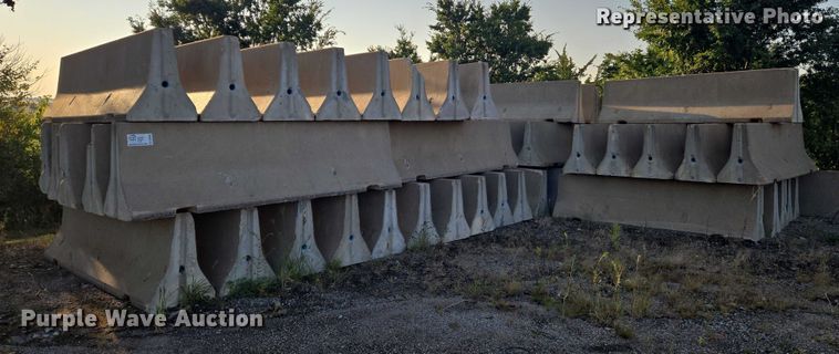 image for item DU6885 (8) concrete barriers