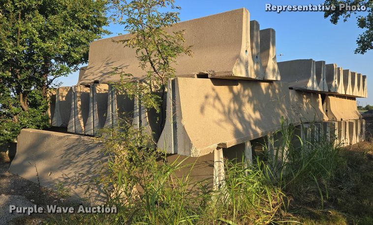 image for item DU6886 (8) concrete barriers
