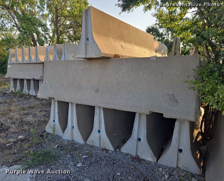 image for item DU6886 (8) concrete barriers