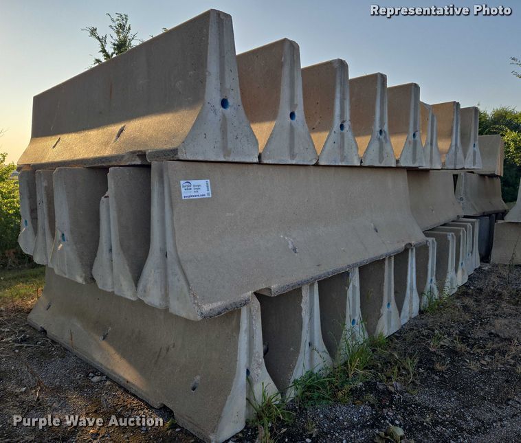 image for item DU6886 (8) concrete barriers