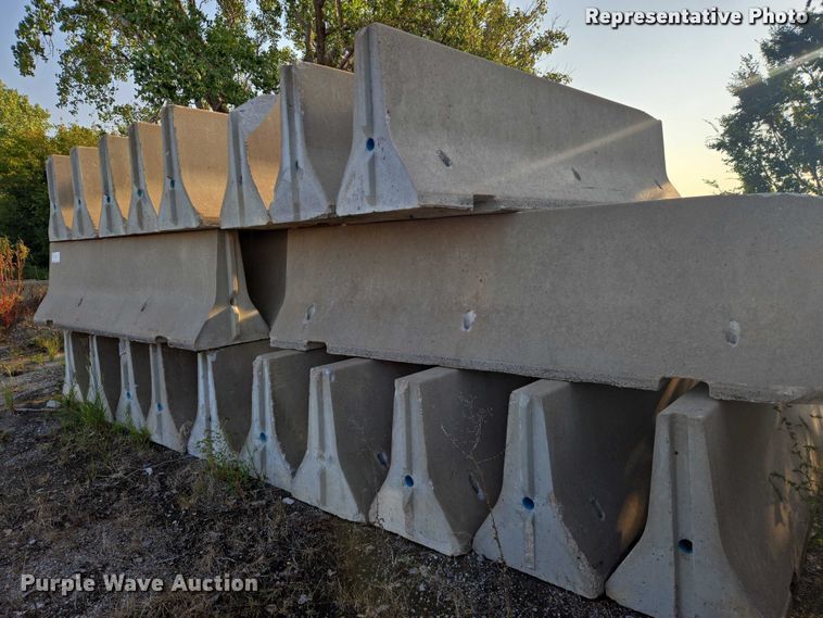 image for item DU6886 (8) concrete barriers