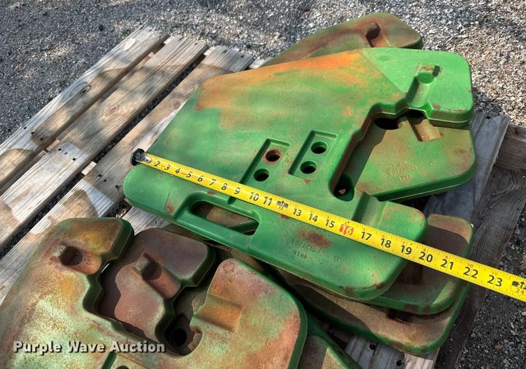 image for item DY0460 (8) John Deere RR127764 47KG suitcase weights