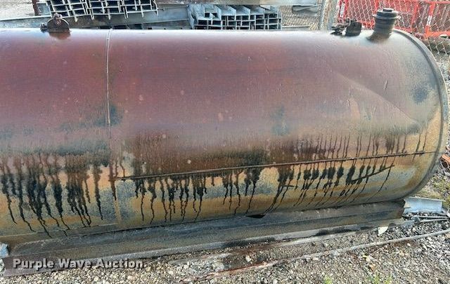 image for item DZ6154 Fuel tank