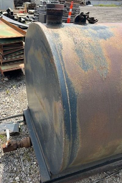 image for item DZ6154 Fuel tank