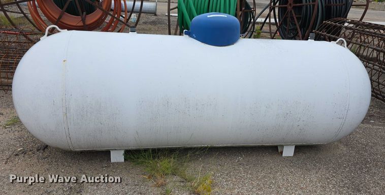 image for item DZ6158 2011 American Welding & Tank propane tank
