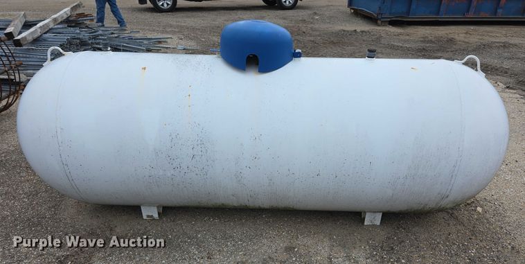 image for item DZ6158 2011 American Welding & Tank propane tank
