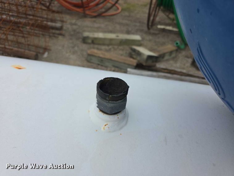 image for item DZ6158 2011 American Welding & Tank propane tank