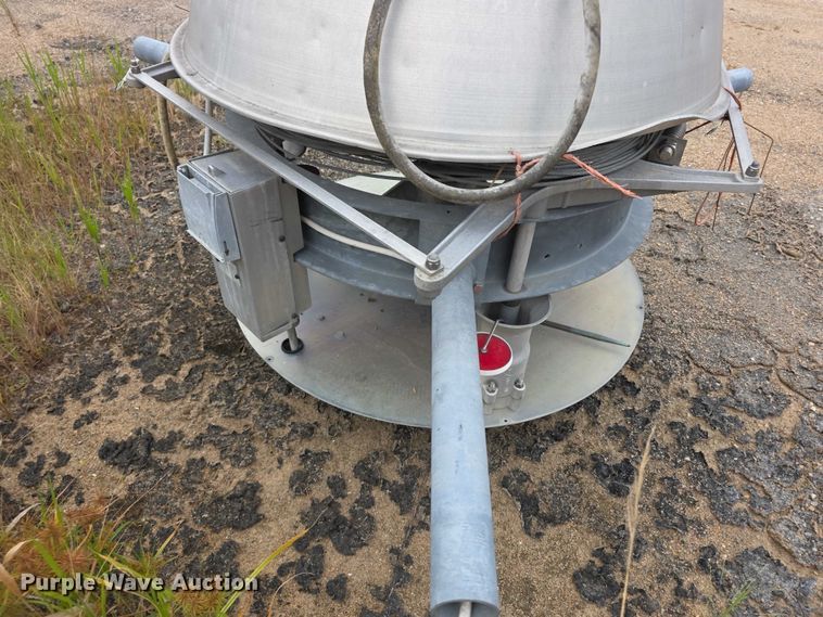 image for item DZ6160 (2) light poles