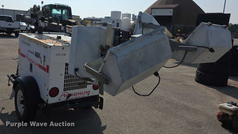 image for item DZ6184 Magnum MLT3060MMH light plant