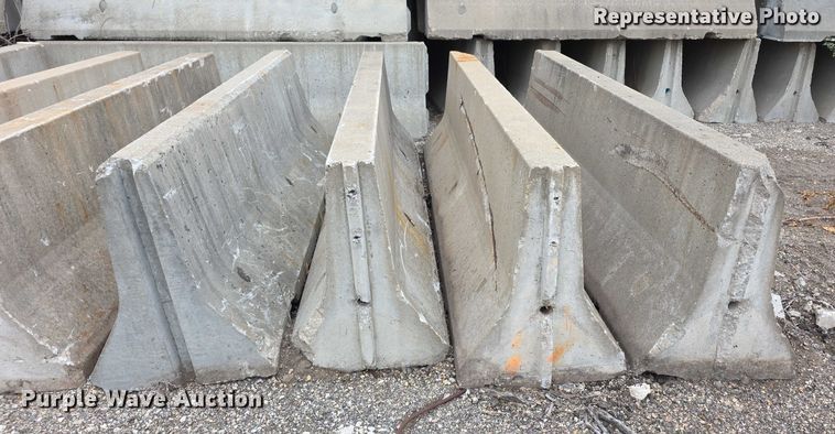 image for item DZ6204 (10) concrete barriers