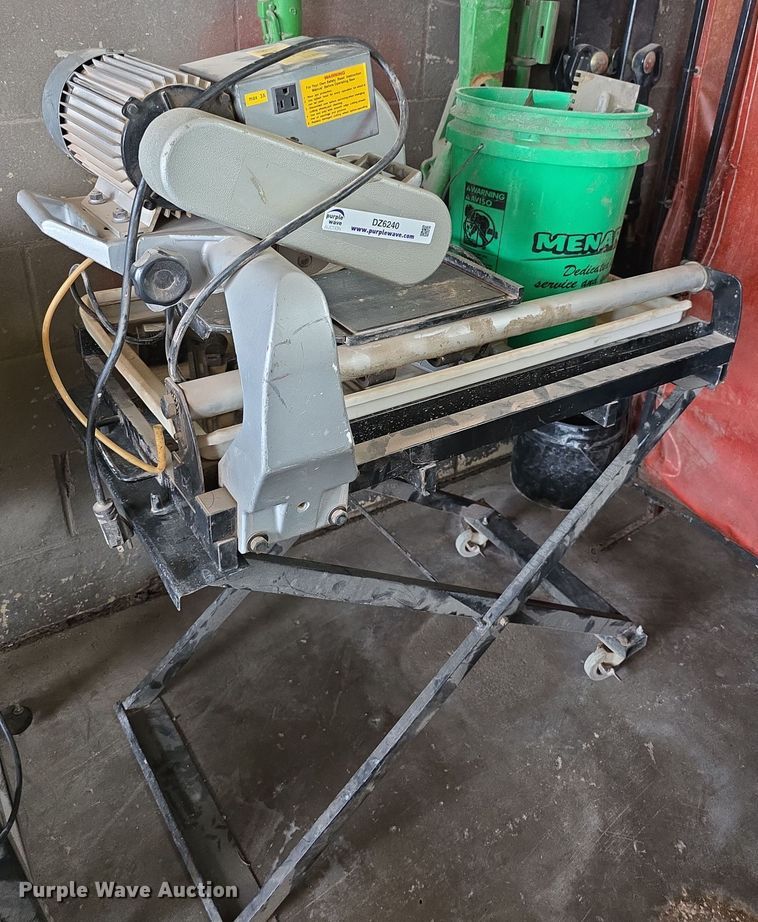 image for item DZ6240 TD TJL Industrial TC250B tile saw