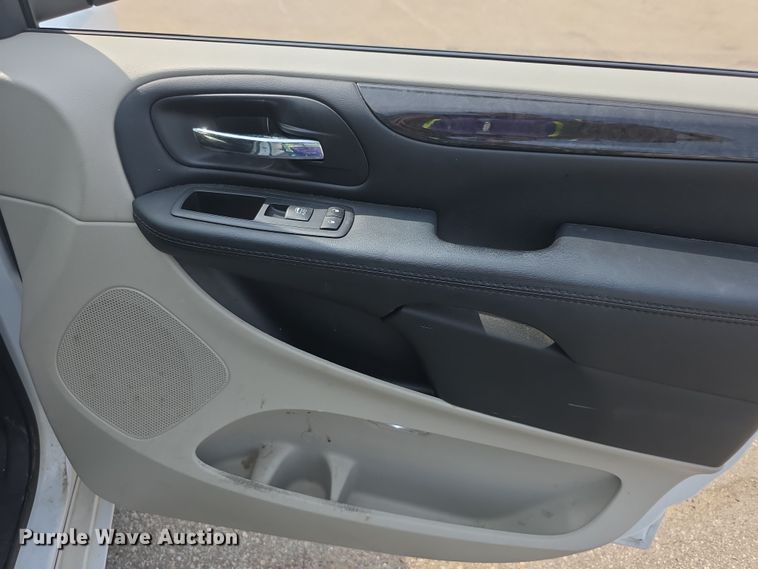 image for item EF3754 2018 Dodge  Grand Caravan  van