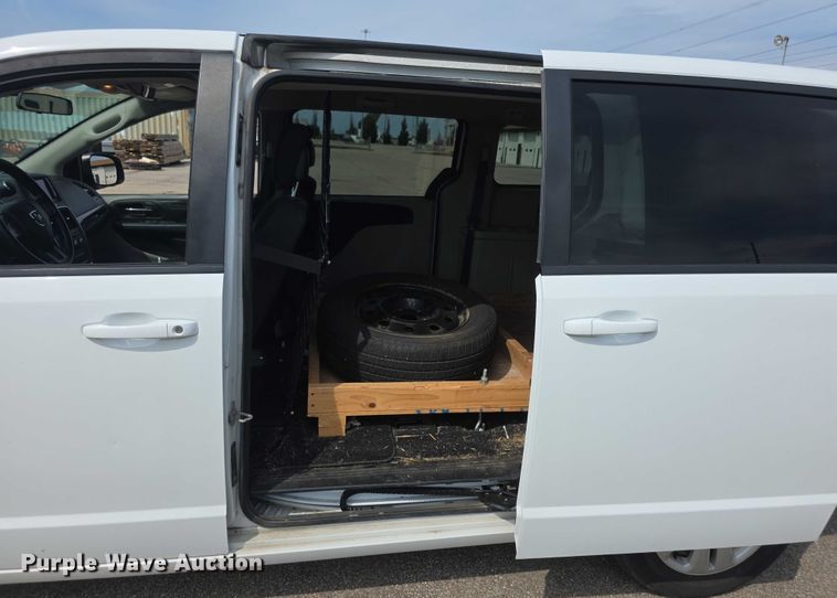 image for item EF3754 2018 Dodge  Grand Caravan  van