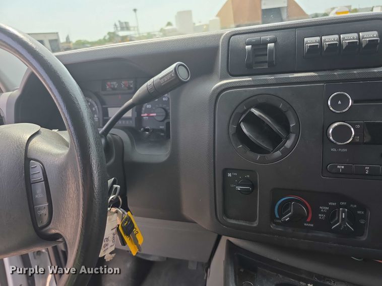 image for item EF3755 2014 Ford E150 van