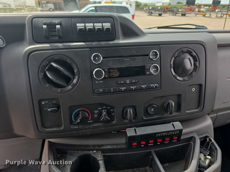 image for item EF3755 2014 Ford E150 van