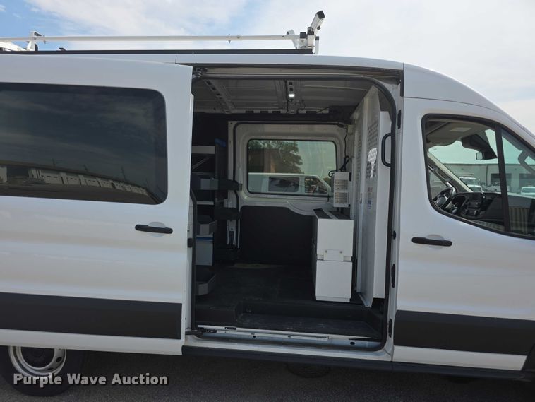 image for item EF3756 2020 Ford Transit 250 van