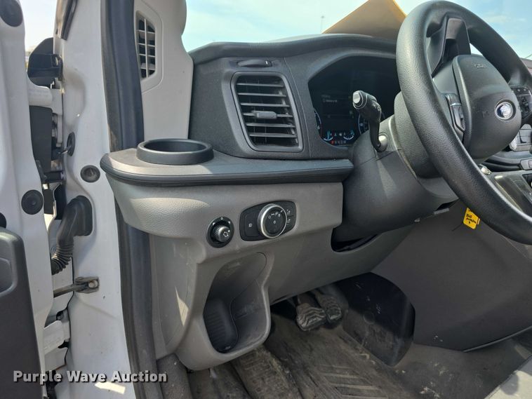 image for item EF3756 2020 Ford Transit 250 van