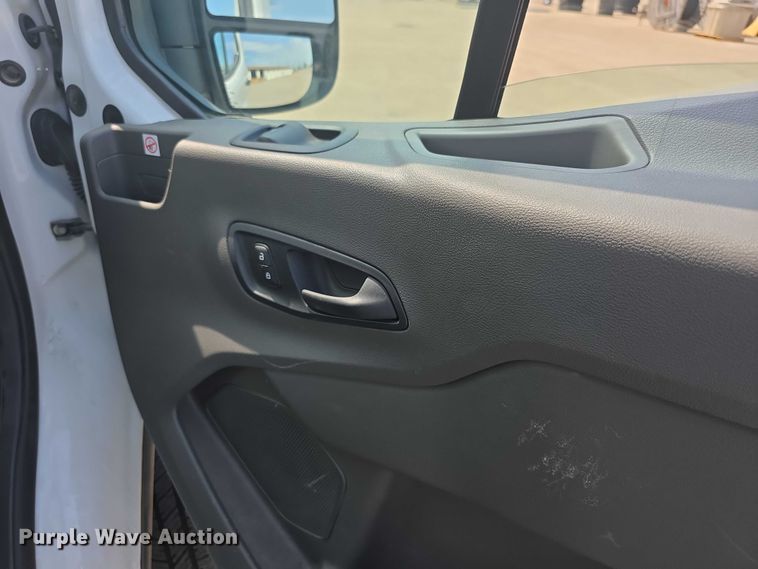 image for item EF3756 2020 Ford Transit 250 van