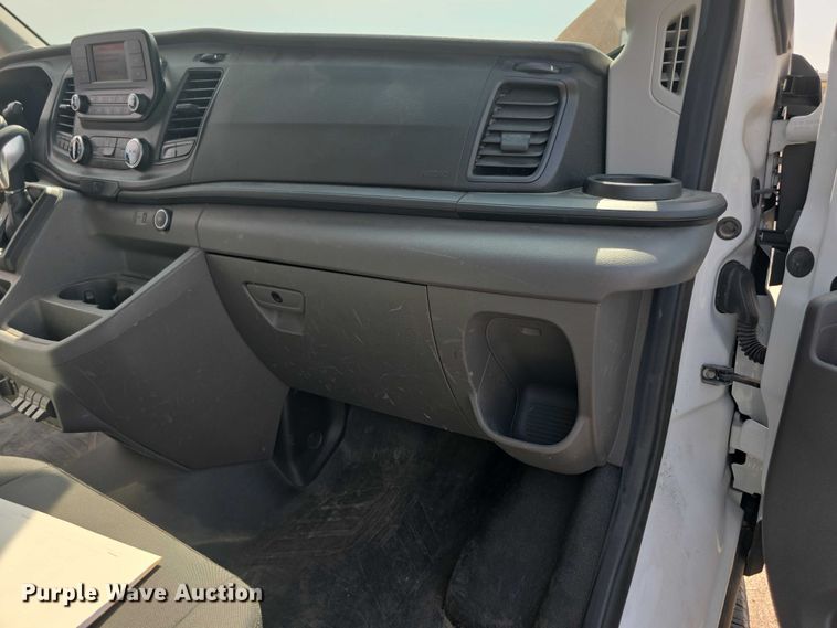 image for item EF3756 2020 Ford Transit 250 van