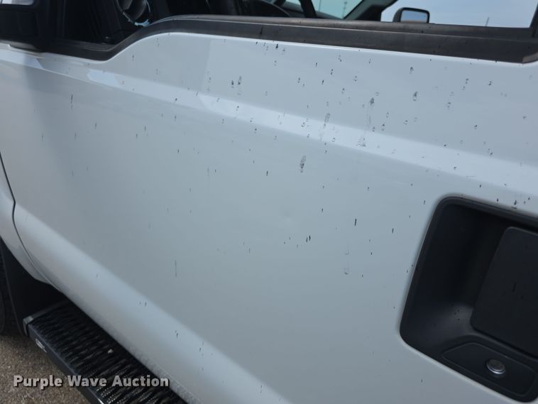 image for item EF3757 2016 Ford F250 Super Duty XLT utility bed pickup truck