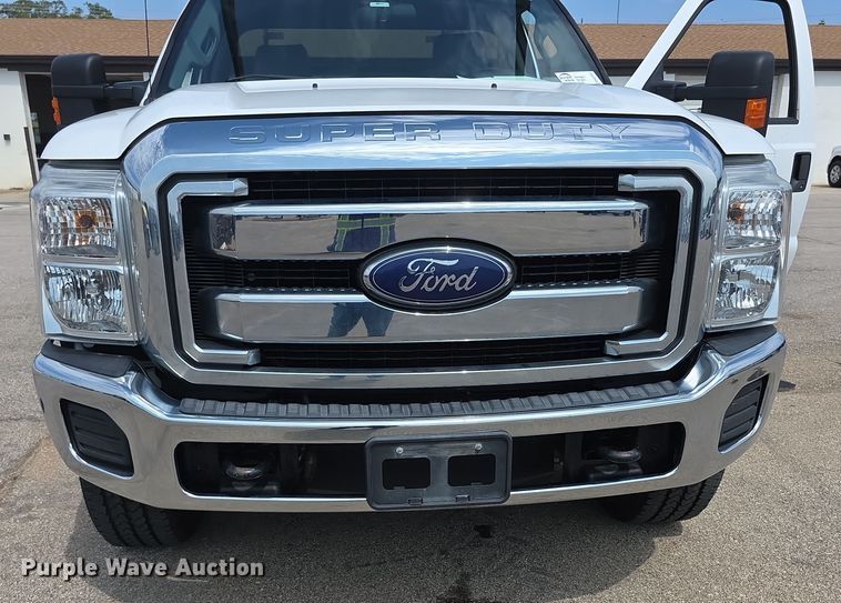 image for item EF3757 2016 Ford F250 Super Duty XLT utility bed pickup truck