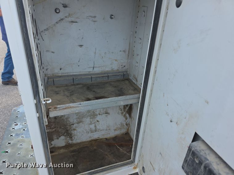 image for item EF3757 2016 Ford F250 Super Duty XLT utility bed pickup truck