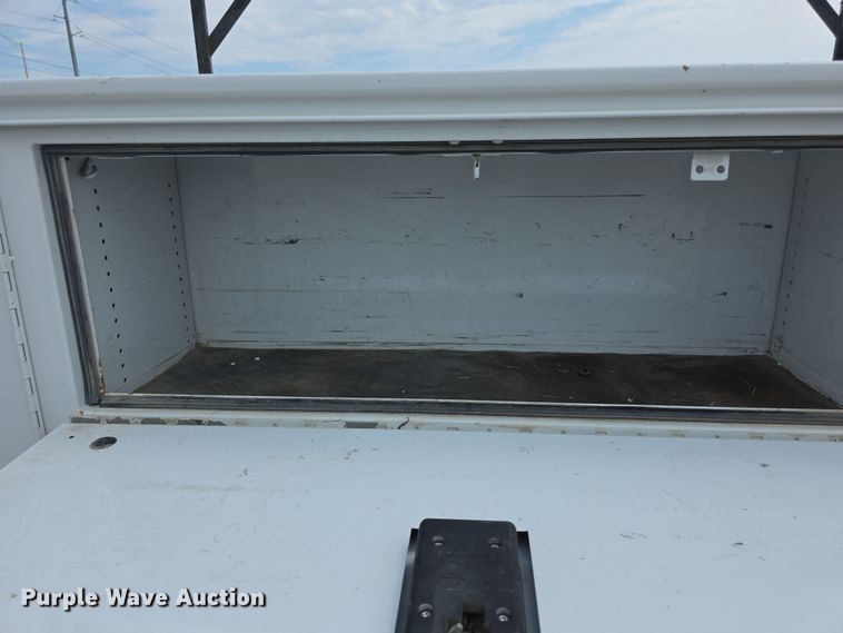 image for item EF3757 2016 Ford F250 Super Duty XLT utility bed pickup truck