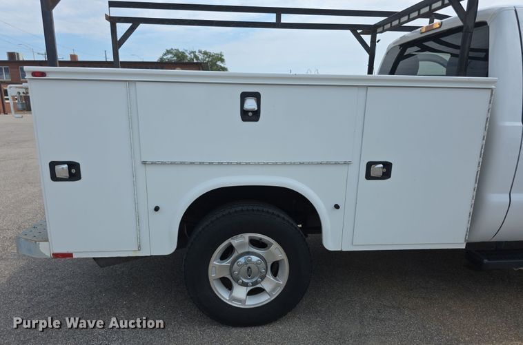 image for item EF3757 2016 Ford F250 Super Duty XLT utility bed pickup truck