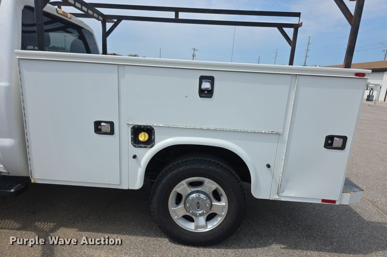 image for item EF3757 2016 Ford F250 Super Duty XLT utility bed pickup truck