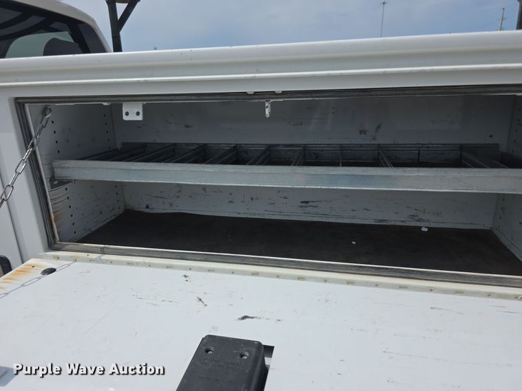 image for item EF3757 2016 Ford F250 Super Duty XLT utility bed pickup truck