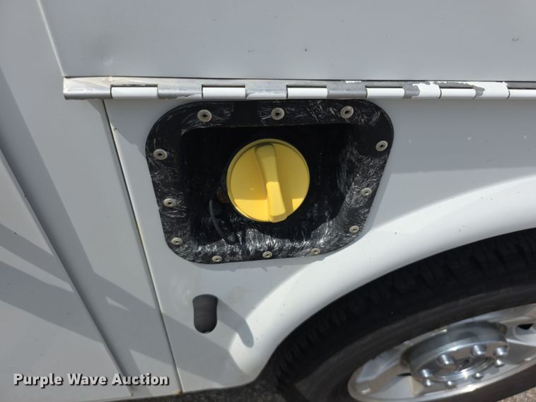 image for item EF3757 2016 Ford F250 Super Duty XLT utility bed pickup truck