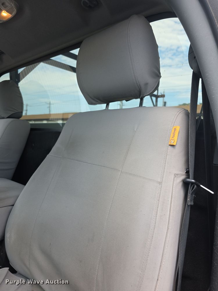 image for item EF3757 2016 Ford F250 Super Duty XLT utility bed pickup truck