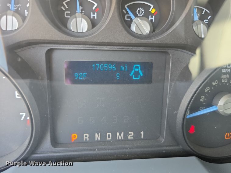 image for item EF3757 2016 Ford F250 Super Duty XLT utility bed pickup truck