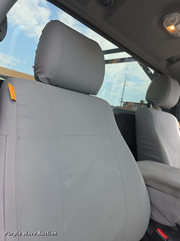 image for item EF3757 2016 Ford F250 Super Duty XLT utility bed pickup truck