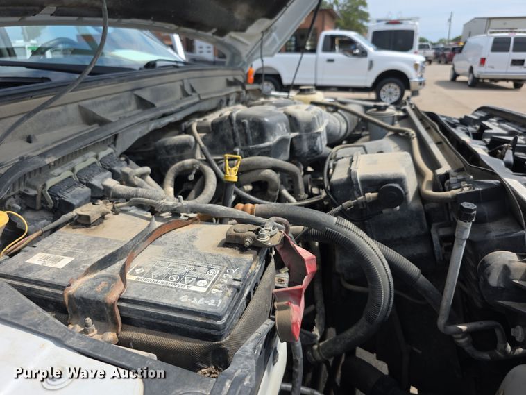 image for item EF3757 2016 Ford F250 Super Duty XLT utility bed pickup truck