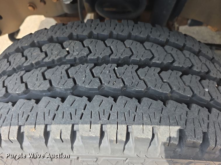 image for item EF3757 2016 Ford F250 Super Duty XLT utility bed pickup truck